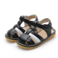 Kleinkind-Jungen-Sandelholze weiche quietschende Sandalen